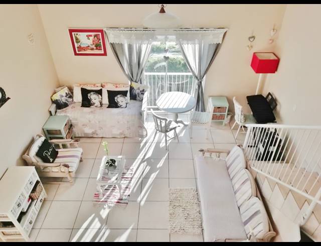 1 BEDROOM APARTMENT FOR SALE IN MUIZENBERG